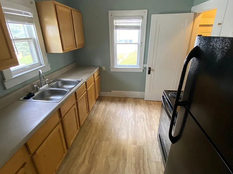 843 Ardmore St SE — Photo 5