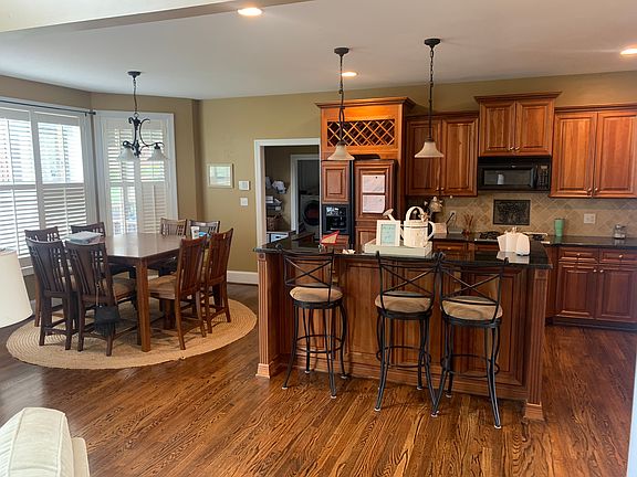 3rd image of 229 Butler Ct
