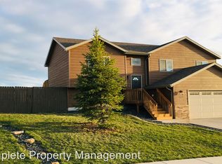 621 Field View Dr, Rapid City, SD 57701