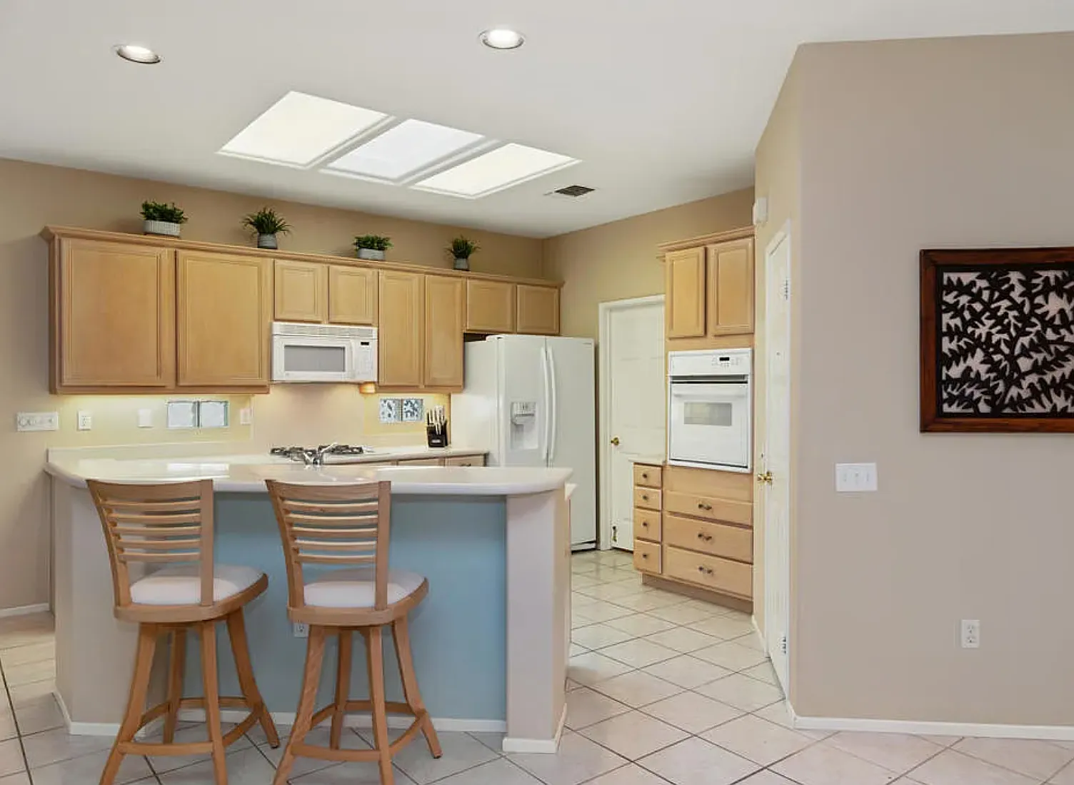 3 bed, 1664 sqft, $3,200 — Photo 4
