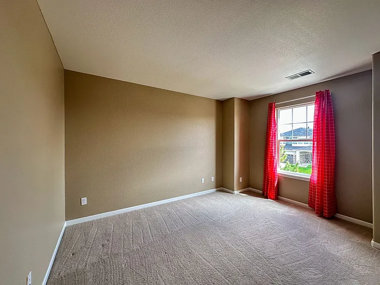 12183 Coral Burst Ln — Photo 32
