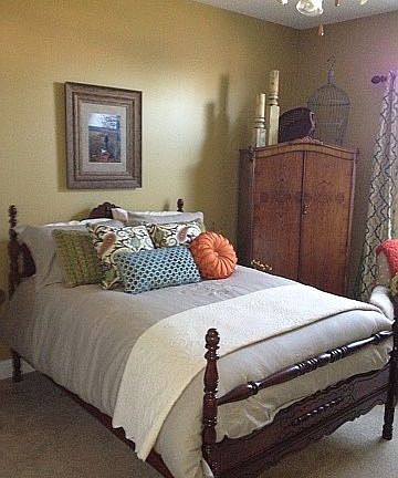 Guest bedroom