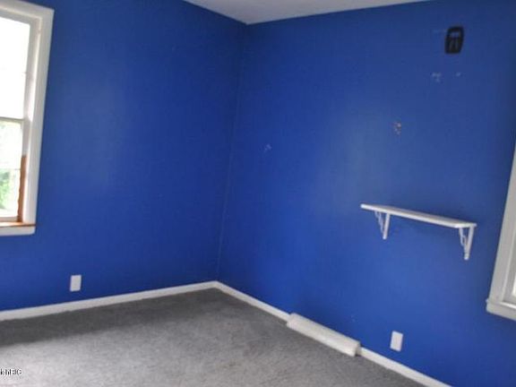 5th image of 3259 29th St SW