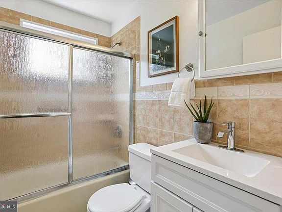 5th image of 3709 Kenway St