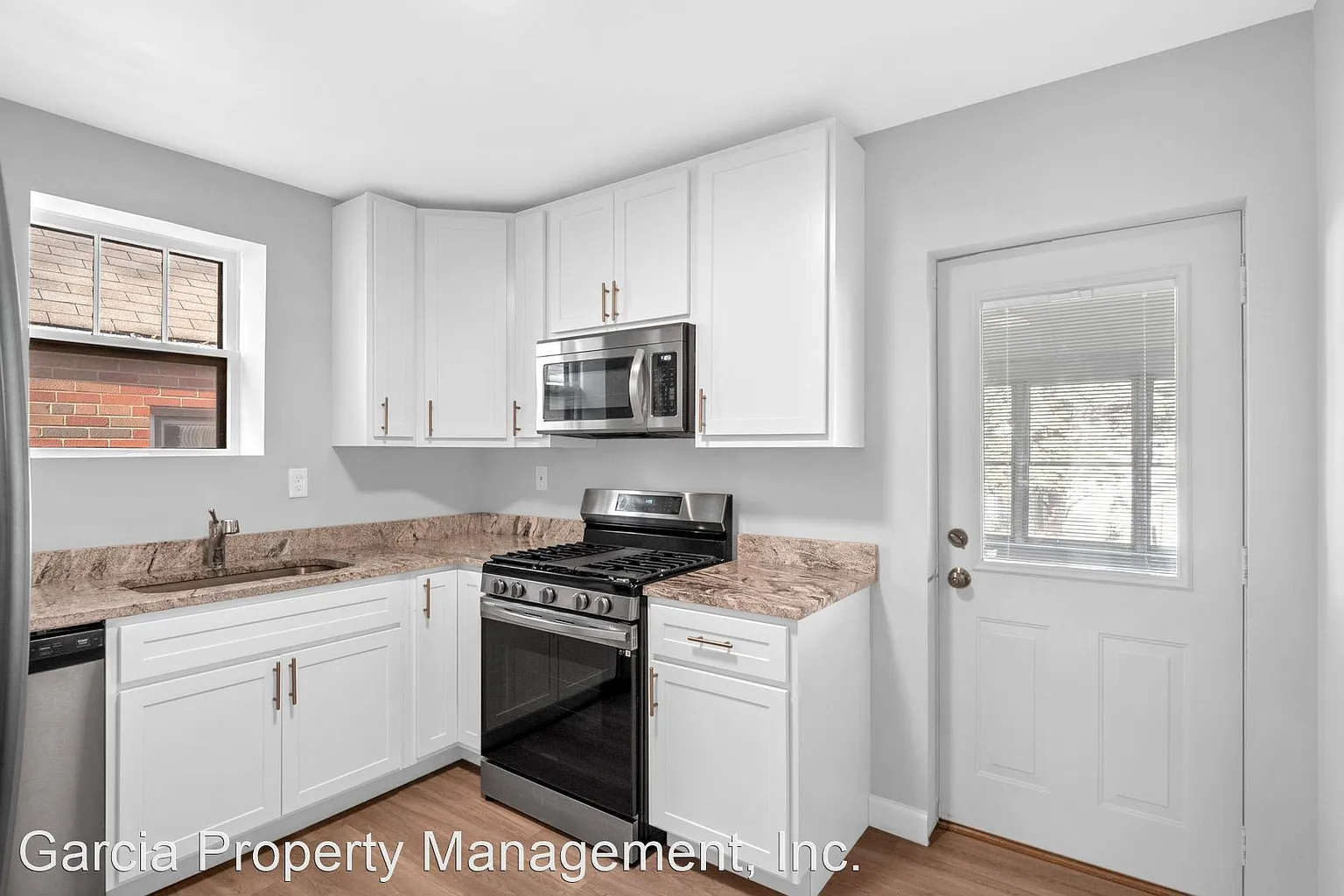 5537 Murdoch Ave photo 1