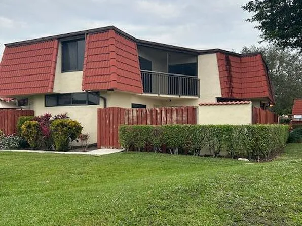3896 Victoria Dr, West Palm Beach, FL 33406