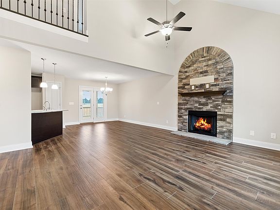 5th image of 115 Sycamore Hill Dr