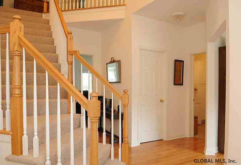3rd image of 86 W Berry Way