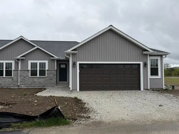 123 Resort DRIVE, Johnson Creek, WI 53038