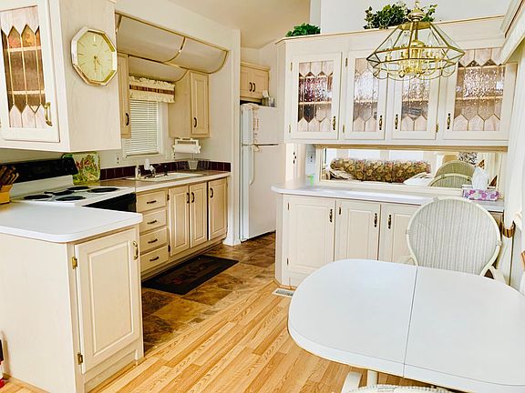 7750 E. Broadway Rd. #798 Kitchen