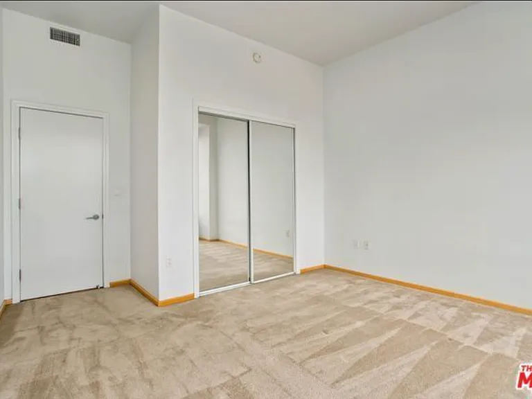 1100 Wilshire Blvd #2006 — Photo 6
