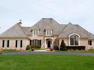 11580 N Canterbury Dr, Mequon, WI 53092