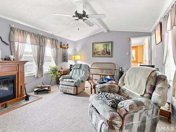 4th image of 28 Woodland Park