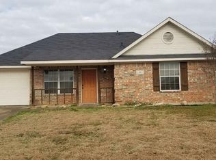 611 Oliver Ln, Waxahachie, TX 75165