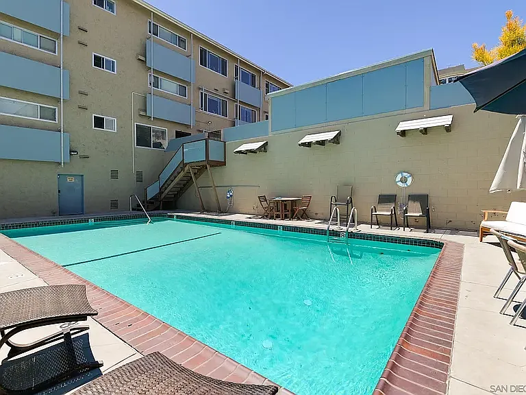 2 bed, 1049 sqft, $1,500 — Photo 4