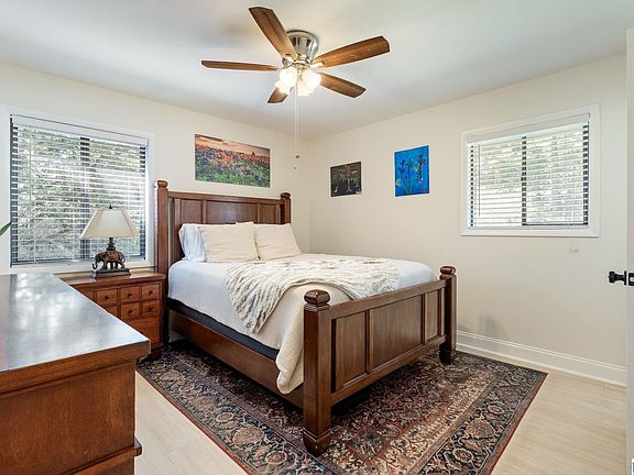 4th image of 201 Berkshire Dr