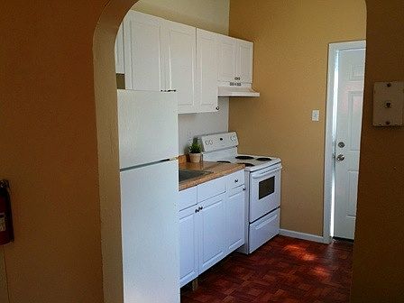 4th image of 2265 E Ontario St