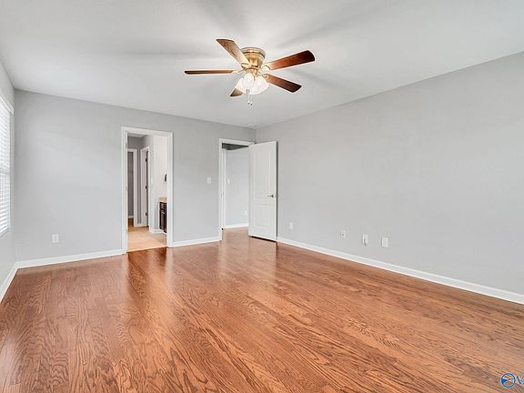 4th image of 505 Maple Cove Ln NW