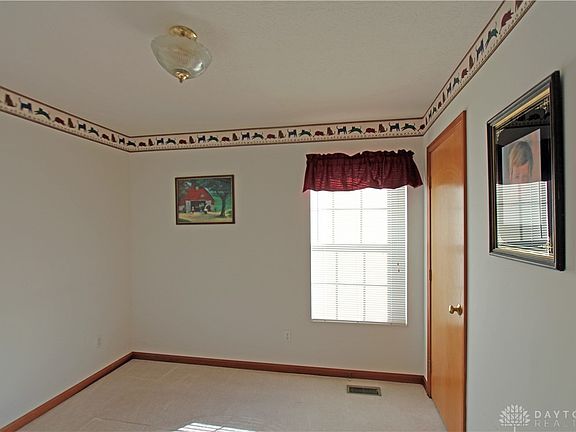 5th image of 421 Deerwood Dr
