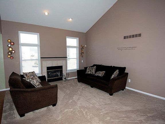 4th image of 9635 Landsdowne Ln