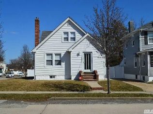 22 Fredericks Ave, Freeport, NY 11520