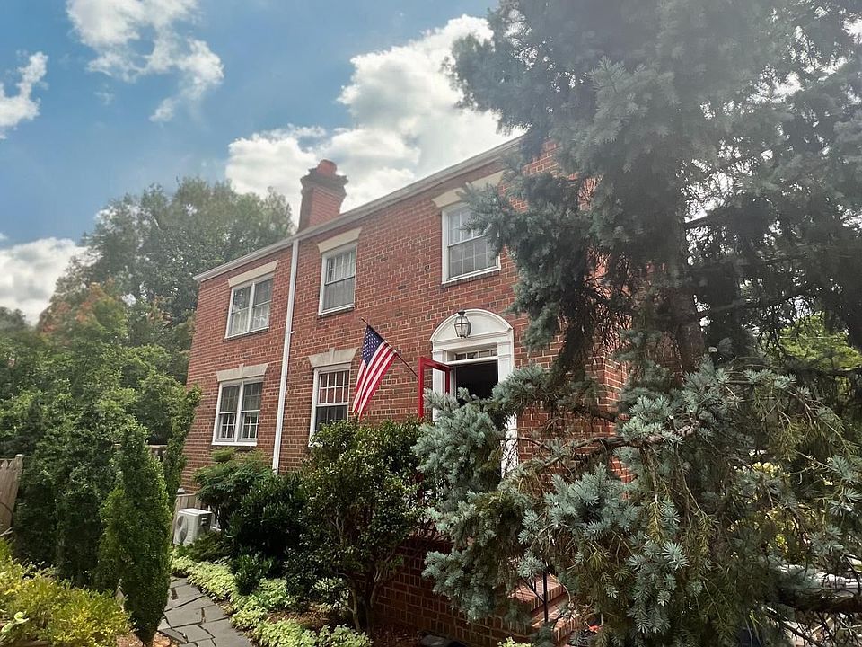 1st image of 818 S Royal St