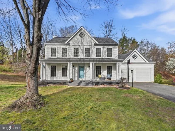 255 Greenspring Dr, Stafford, VA 22554