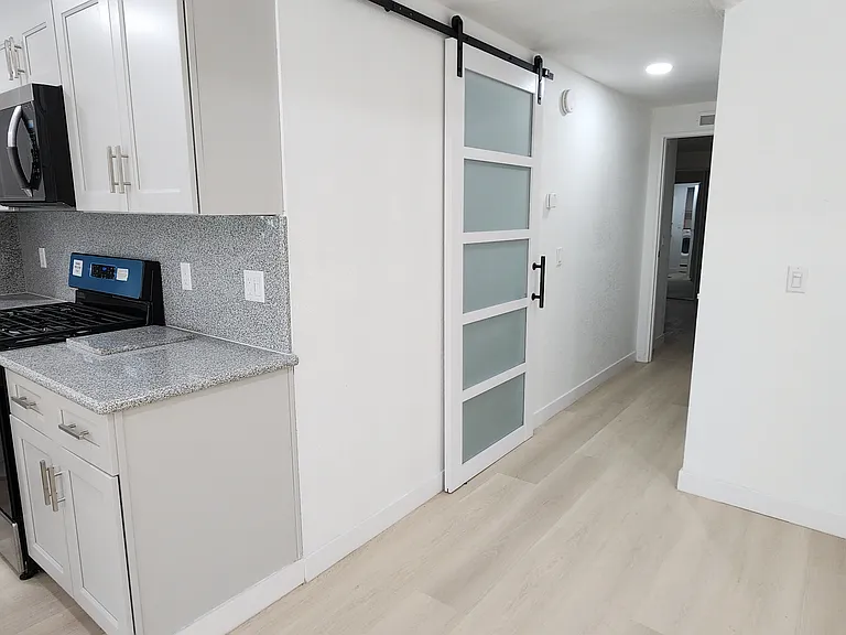 Rosedale Dr — Photo 13