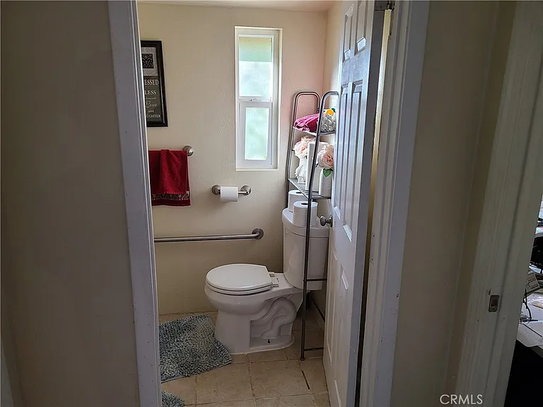 11685 Holmes Ave — Photo 24