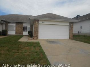 1806 N Cedarcrest Ave, Nixa, MO 65714