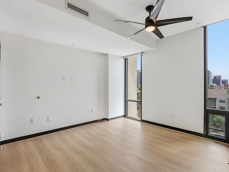 Guest bedroom