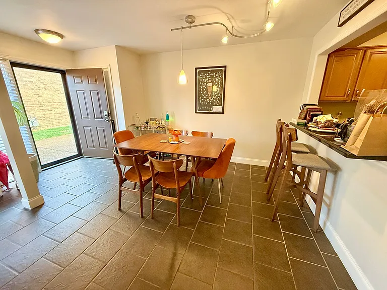 2116 Hobbs Rd #G2 — Photo 3