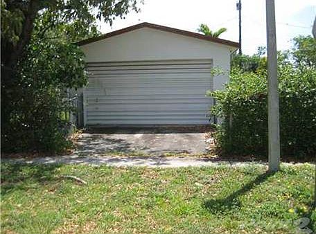 2nd image of 590 NW 131st St