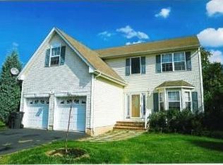17 Heinrick Way, Bridgewater, NJ 08807
