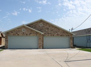 928 S Kossuth St #A, Rockport, TX 78382