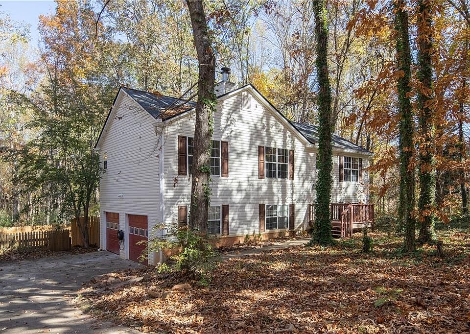 1st image of 204 Fairfax Ct