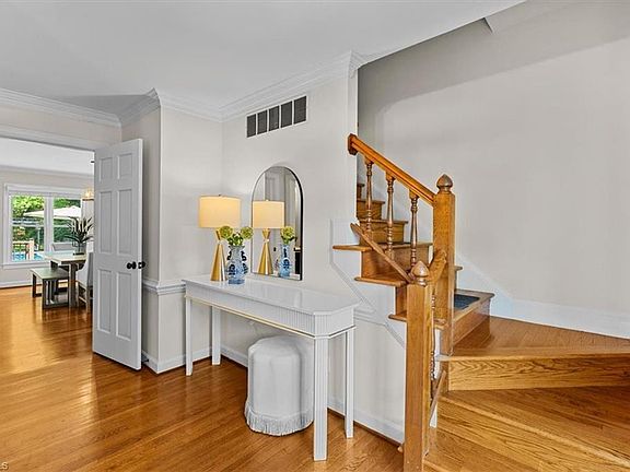 5th image of 1204 Hounslow Dr