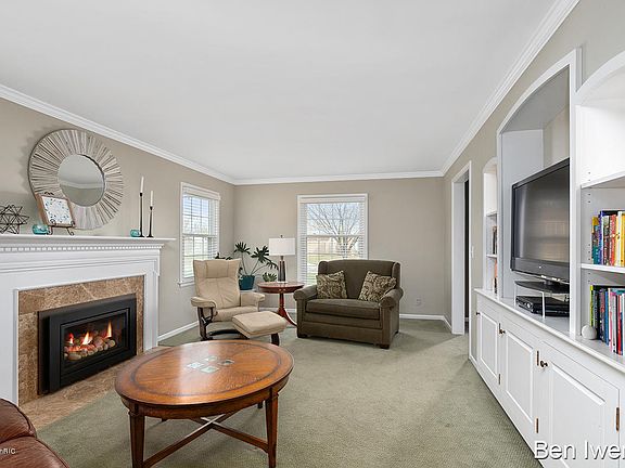 5th image of 1828 Eastbrook St SE