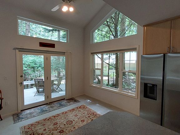 5th image of 260 Fairbreeze Dr