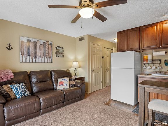 4th image of 1442 Nichols Rd #F207