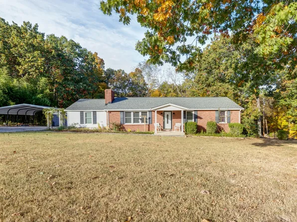 100 Meadowlark Dr, Dickson, TN 37055
