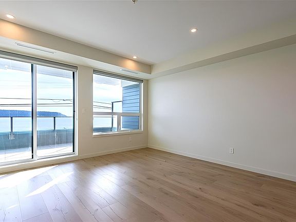 2nd image of 536 Island Hwy #205
