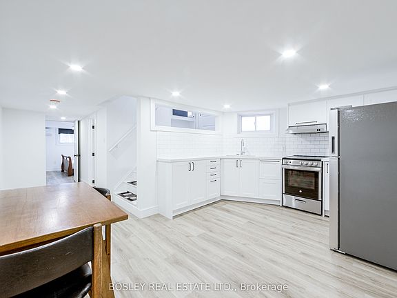3rd image of 13 Ravina Cres