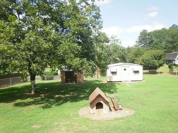 3rd image of 134 Allison Dr