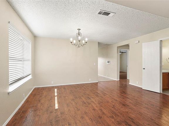 5th image of 1609 Waters Edge Dr
