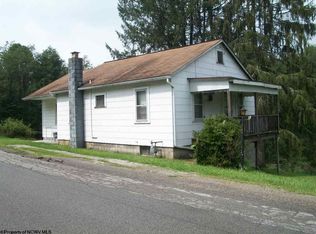 124 Marion St, Belington, WV 26250