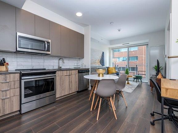 4th image of 510 12th Ave SW #327