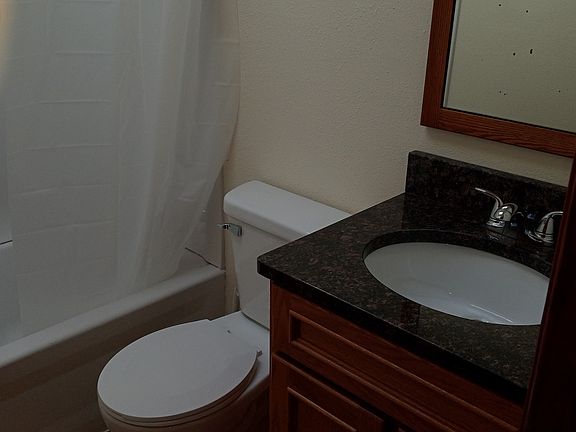 5th image of 2604 Elm Ave