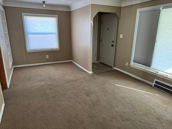 4th image of 12895 Norborne Ave