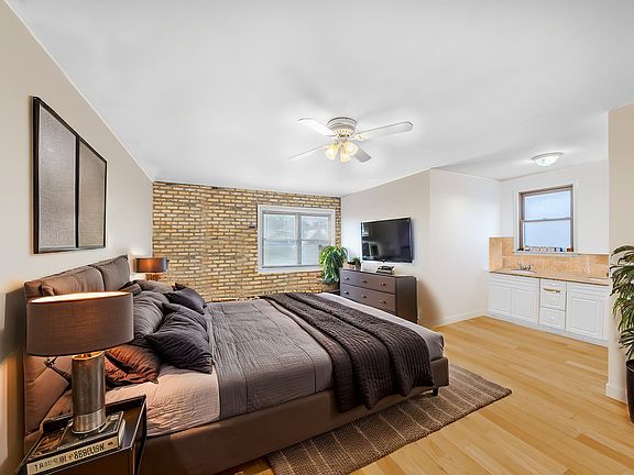 4th image of 2514 W Haddon Ave Unit 2